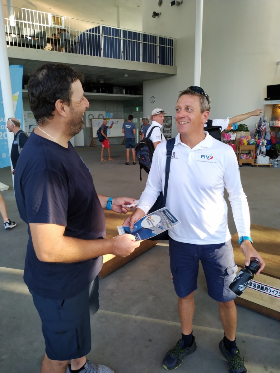 Παρουσιάζοντας το Athens International Sailing Center σε 29 Team Leaders στην Enoshima