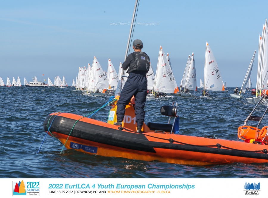 Στις πρώτες θέσεις του Ευρωπαϊκού πρωταθλήματος ILCA 4 YOUTH φιγουράρουν οι Έλληνες ιστιοπλόοι